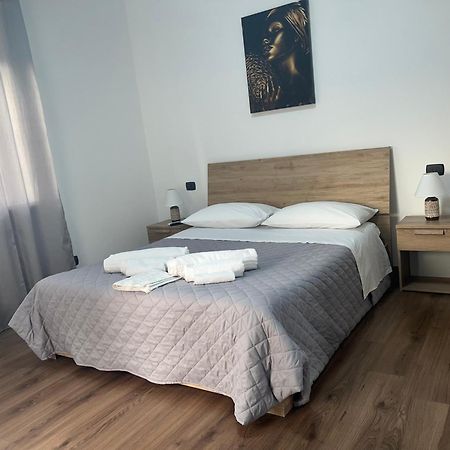 Juliet N - Rental Rooms Vérone Extérieur photo